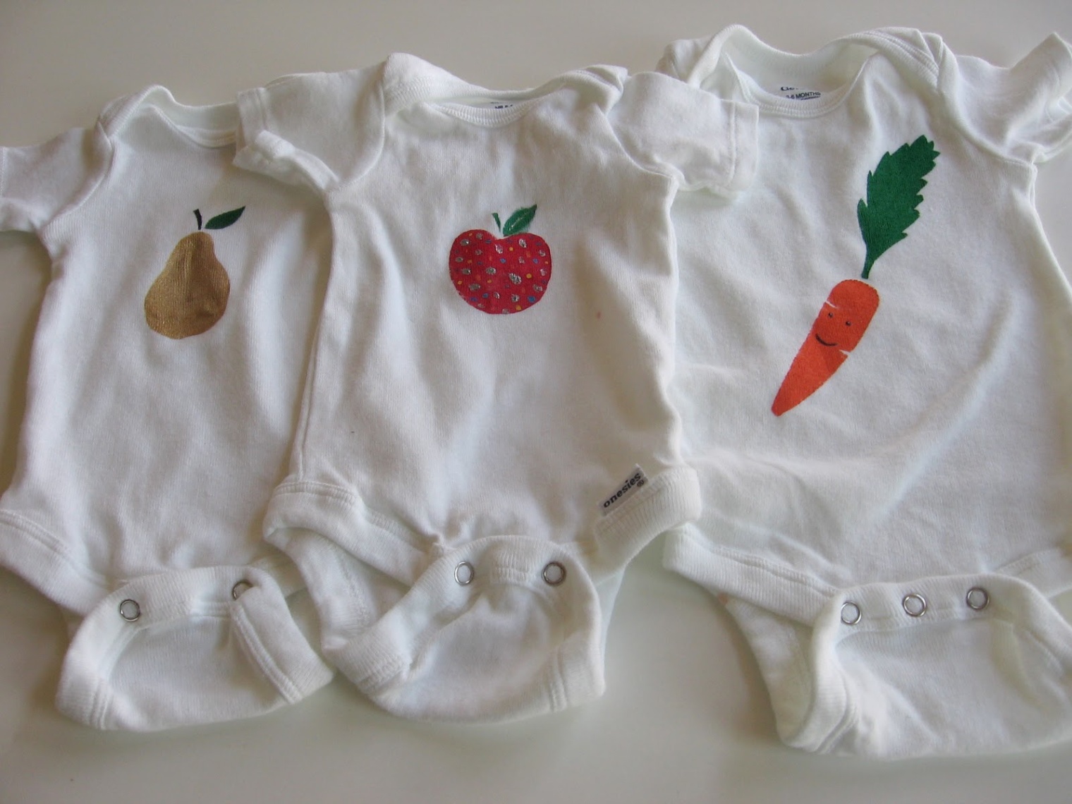 baby shower onesie decorating Bulan 3 Needle and Spatula: Baby Shower Activity - Decorating Onesies with