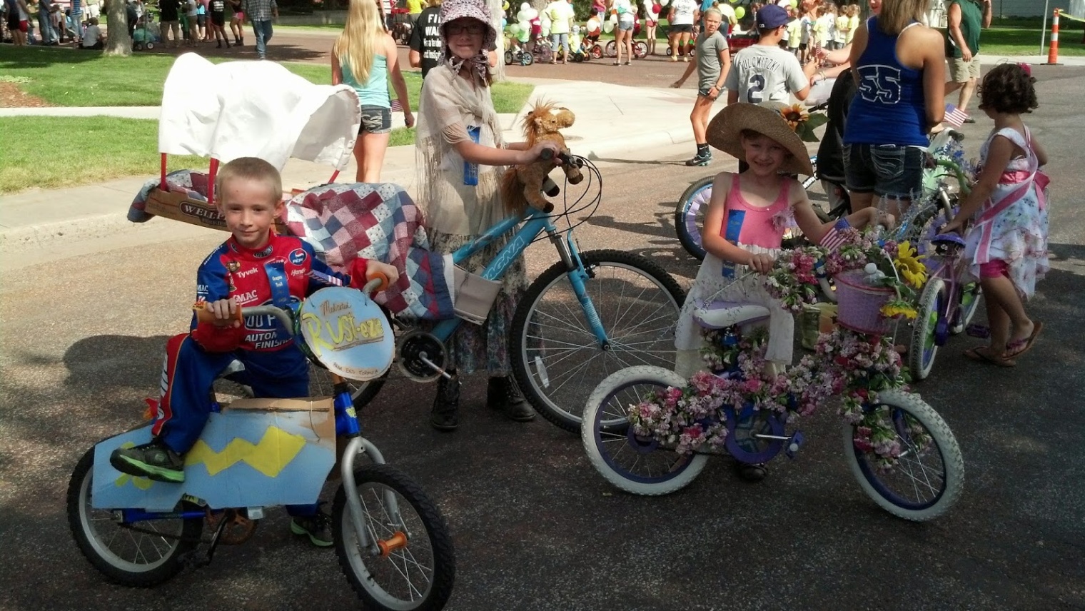 bike decorating ideas Bulan 5 Loving and Learning on the High Plains: Kiddie Parade: Bike