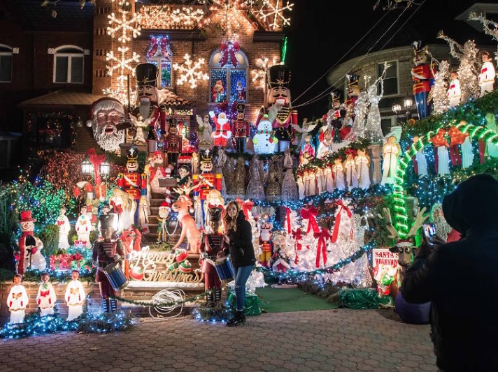 christmas decoration near me Niche Utama Home Dyker Heights Christmas Lights : Tours & Tips For Brooklyn